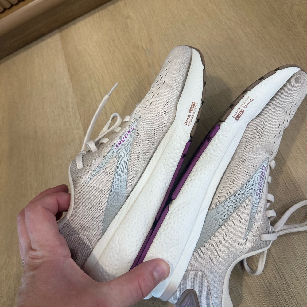 Brooks ghost 16 Women's Light Beige Athletic Shoes - Picture 8 of 9